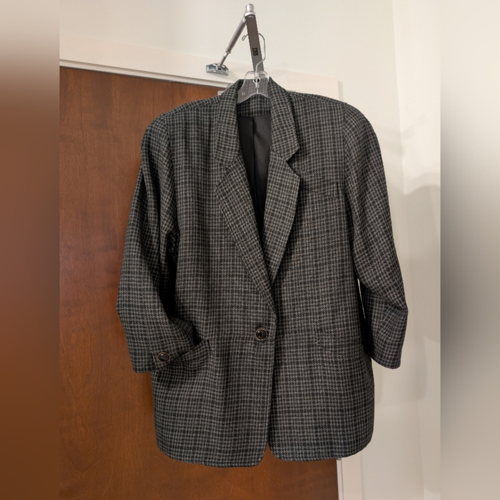 Vintage Black and Gray Houndstooth Blazer